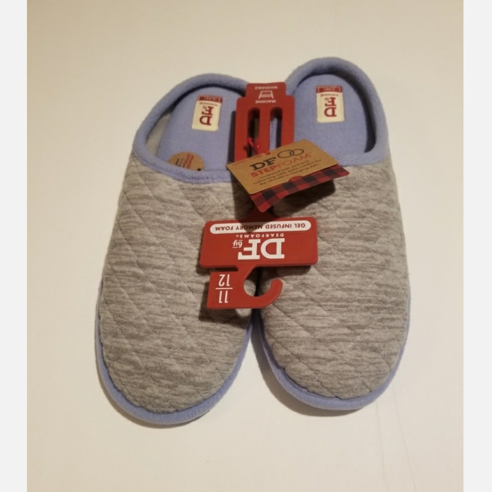 Women's Dearfoam gel infused memory foam slippers